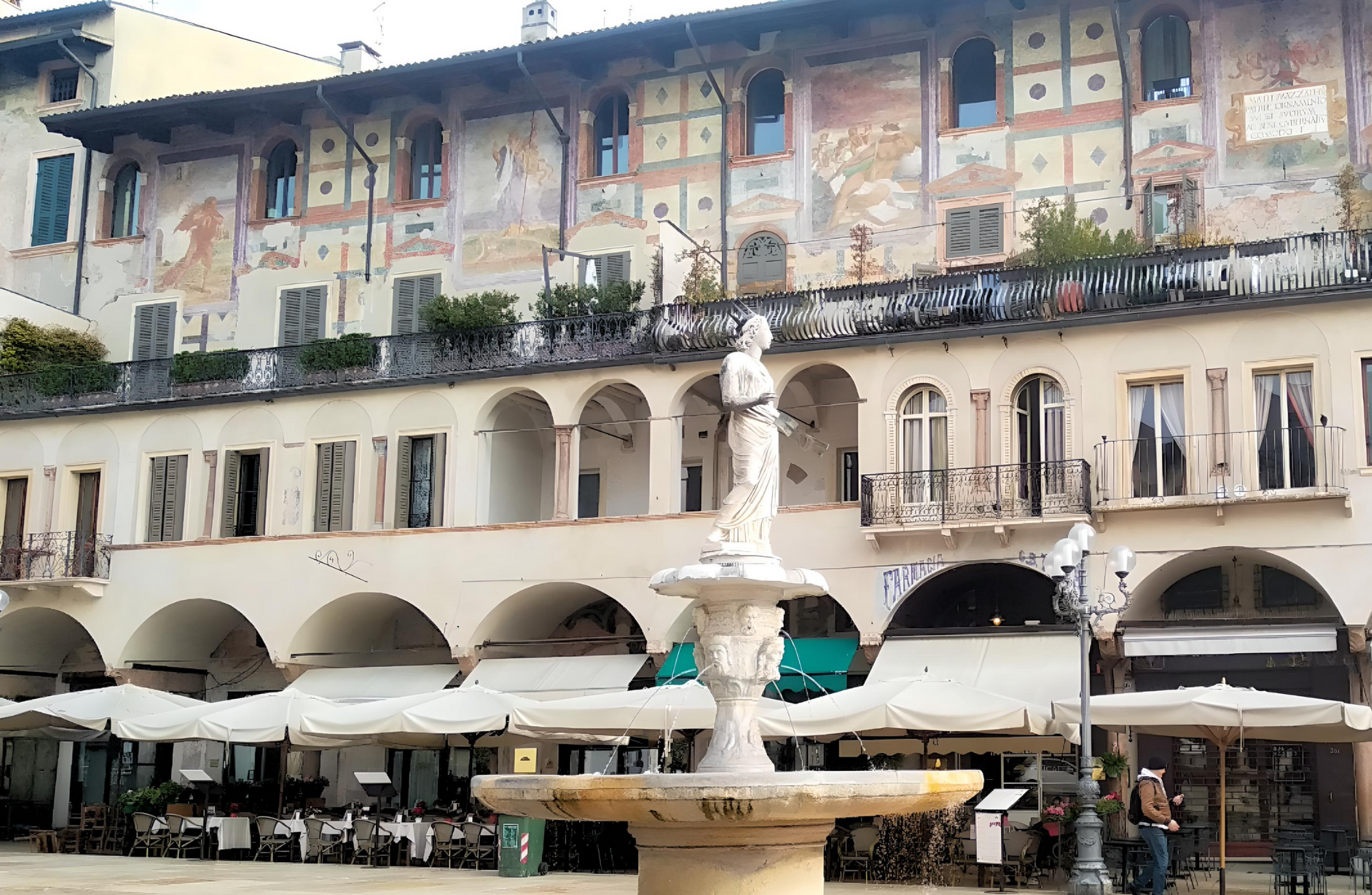 Walking Tour in Verona: 9+ Landmarks with Live Guide