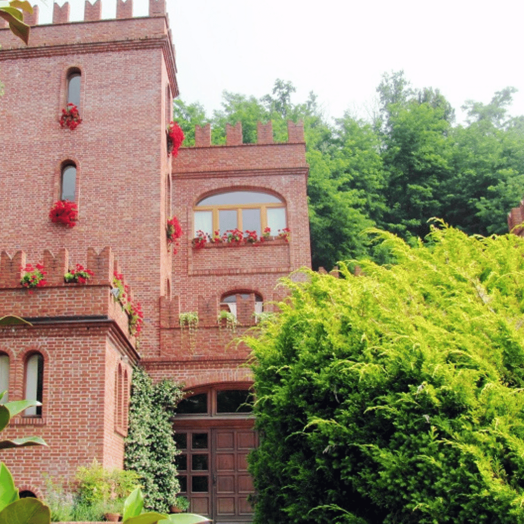 Castle Winery Tour &amp; Tasting near Lake Maggiore