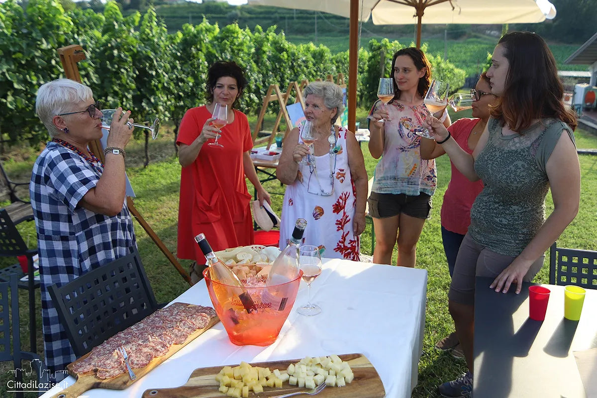 Art Experience with Food and Wine Tasting in the vineyards