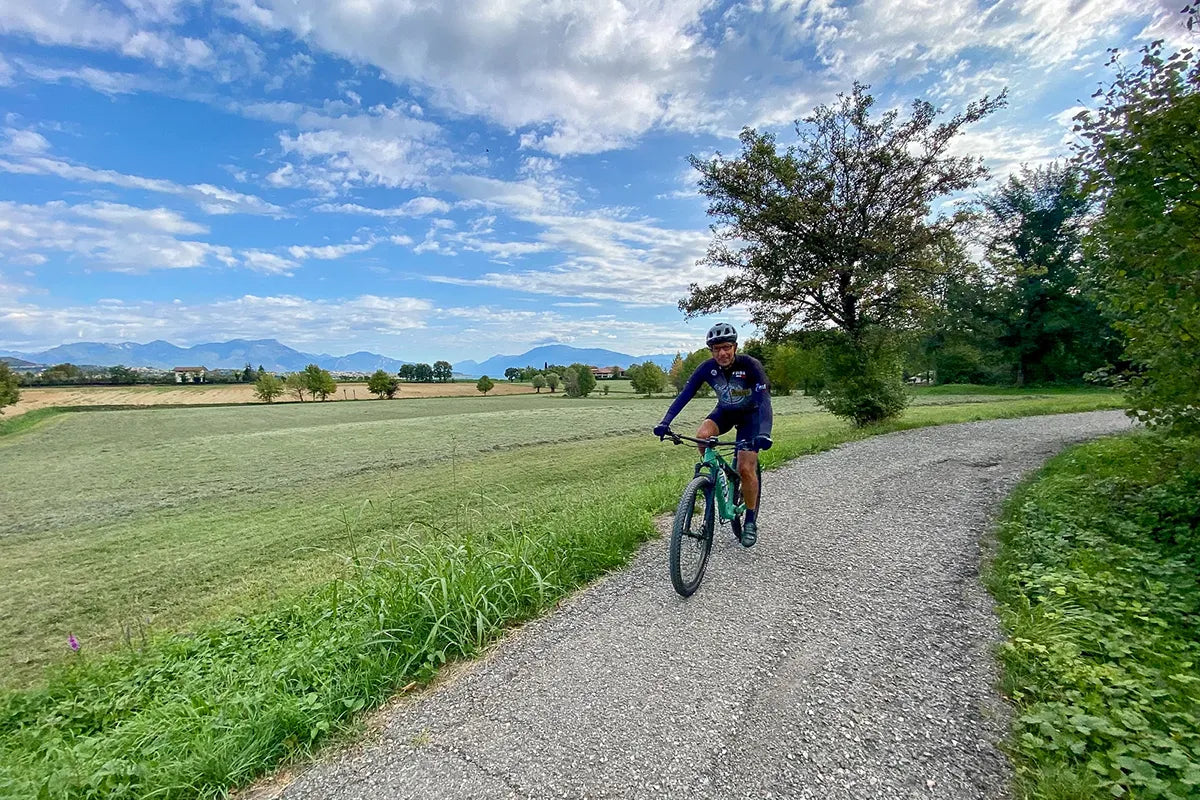 E-Bike and tour from Lonato del Garda with Wine Tasting