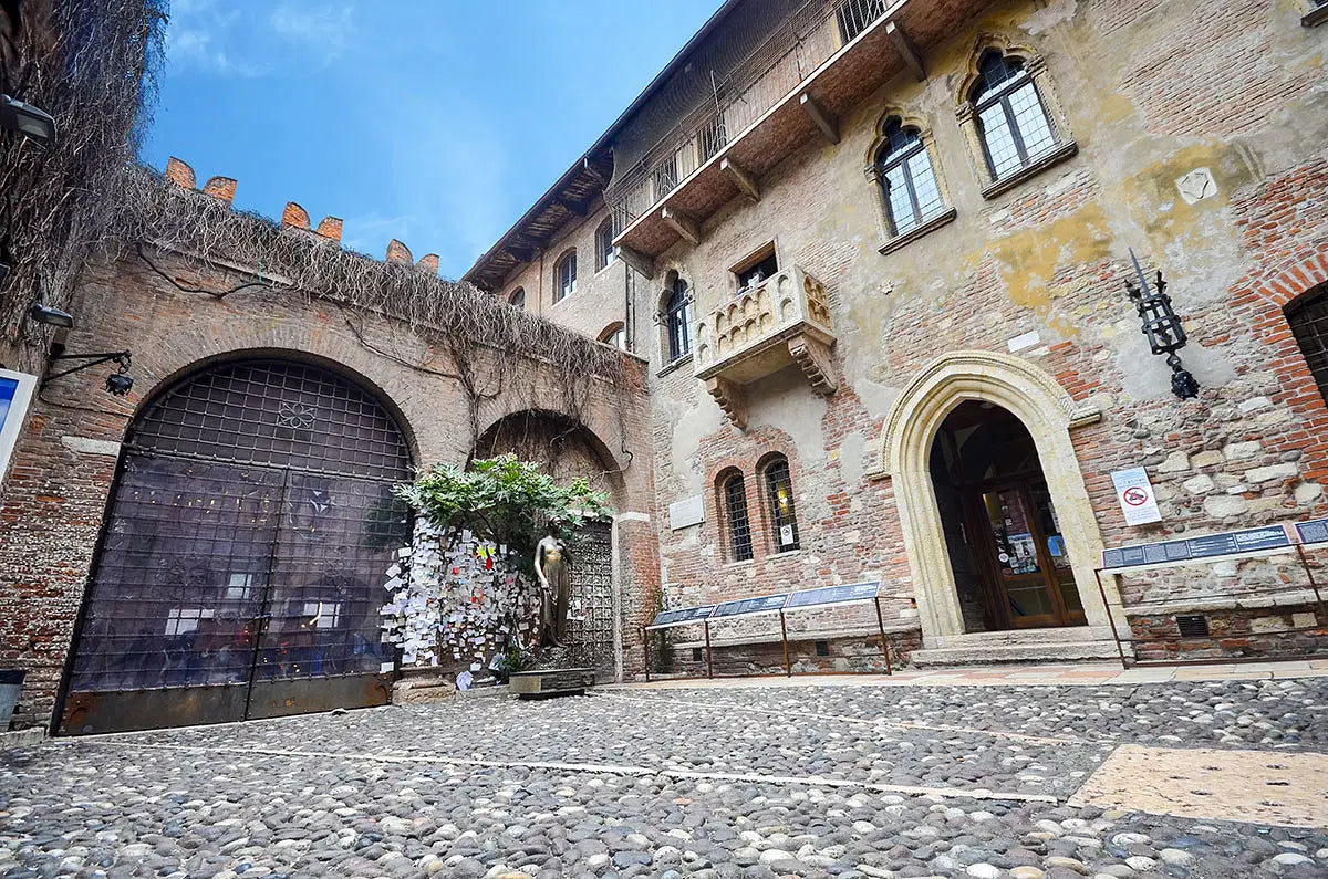 History and hidden gems of Verona Walking Tour