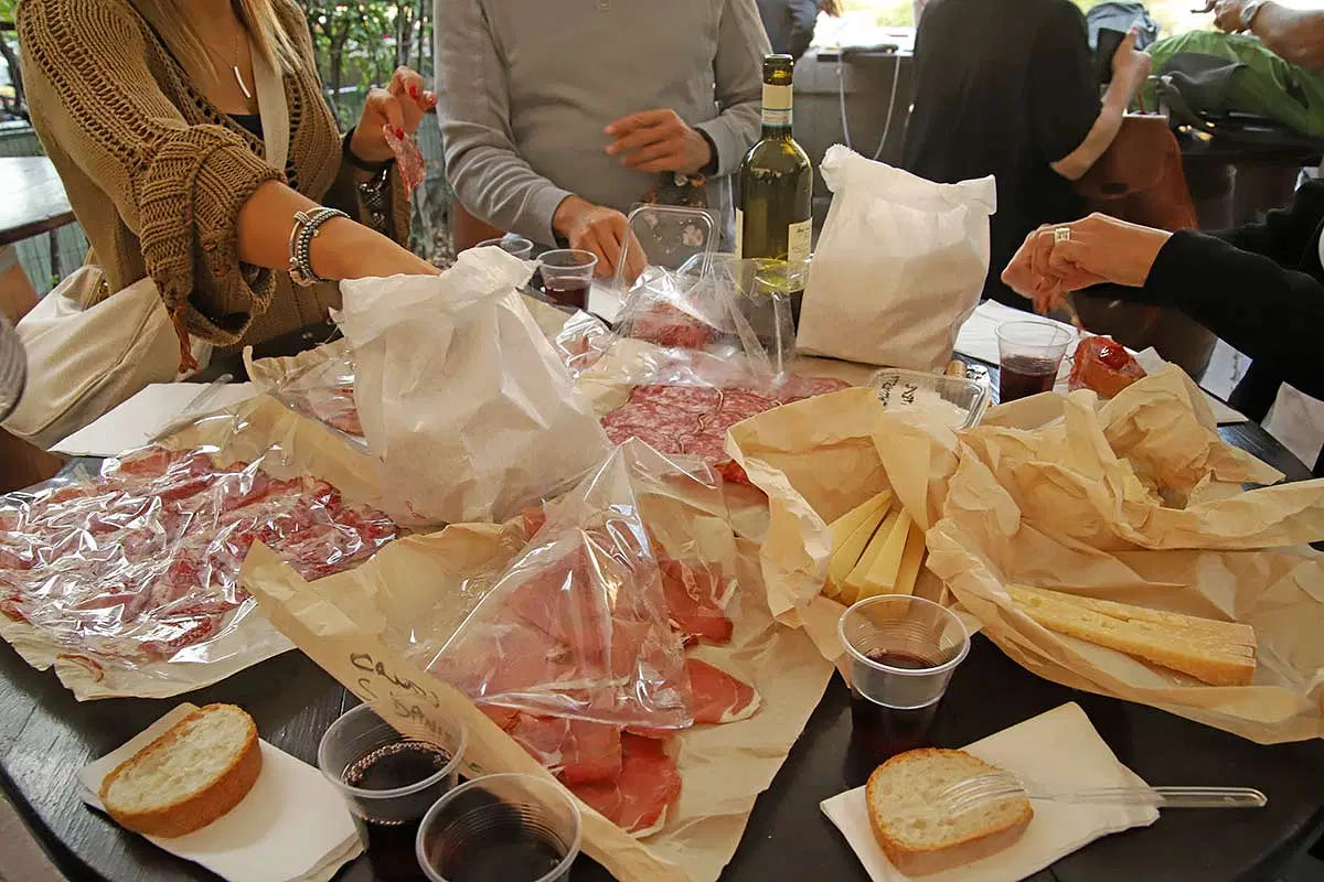 Street Food Walking Tour in Verona